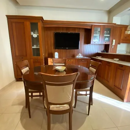 Casa Leonardo Apartment *