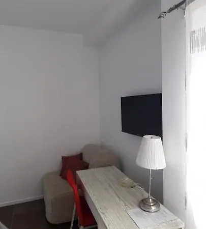 לינה וארוחת בוקר Mediterranea 5*