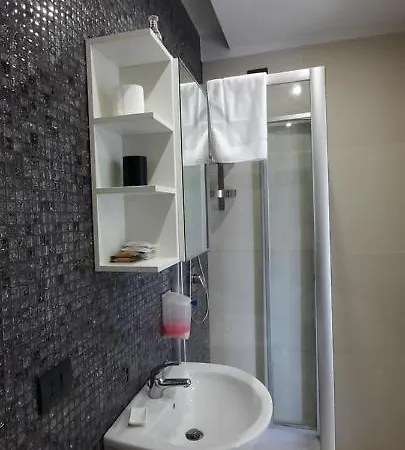 לינה וארוחת בוקר Mediterranea 5*