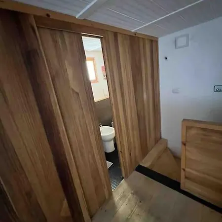 Kamyhouse Una Tranquilla Struttura Nel Verde Naples