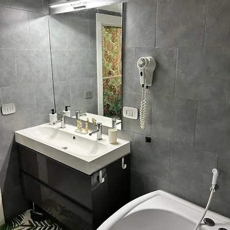 A Un Passo Dal Castello Maschio Angioino Apartment *