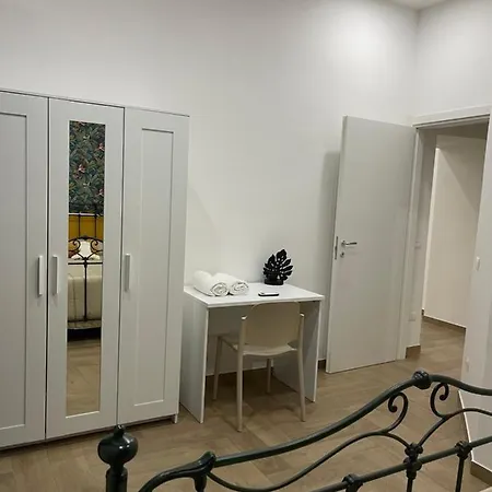 Apartment Airport Security 161 Naples