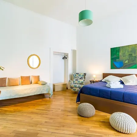 Apartment Portico 17 - Charming House Close Promenade Naples