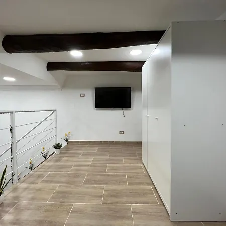 Apartment Moderno Nel Cuore Del Centro Storico Naples