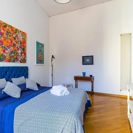 Portico 17 - Charming House Close Promenade Apartment