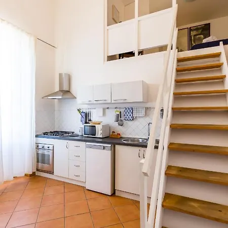 Portico 17 - Charming House Close Promenade