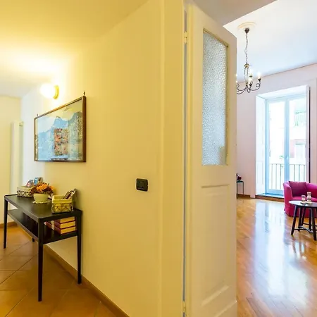 Portico 17 - Charming House Close Promenade Apartment *