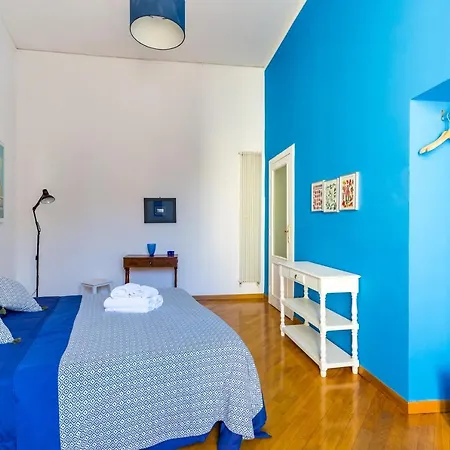 Portico 17 - Charming House Close Promenade Apartment *