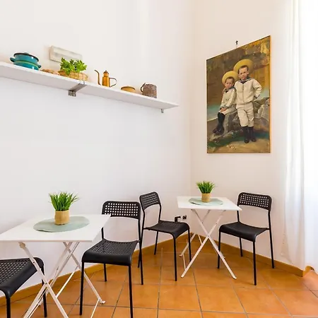 Apartment Portico 17 - Charming House Close Promenade
