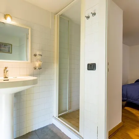 Portico 17 - Charming House Close Promenade Apartment *