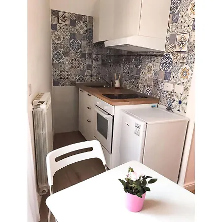 Agora *