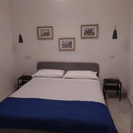 Palazzetto 305 *