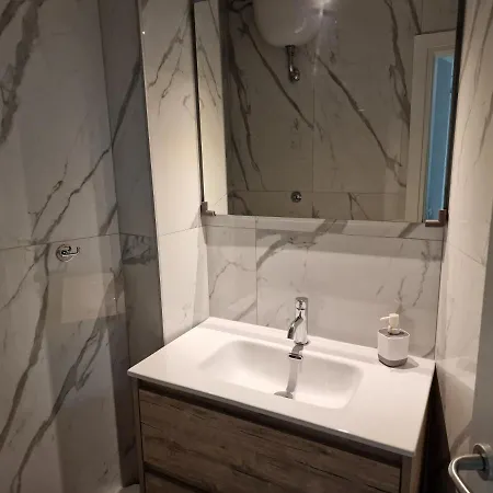 Megaride House Apartamento *