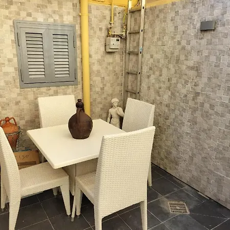 Dimora Di Don Kikkone Apartment Naples