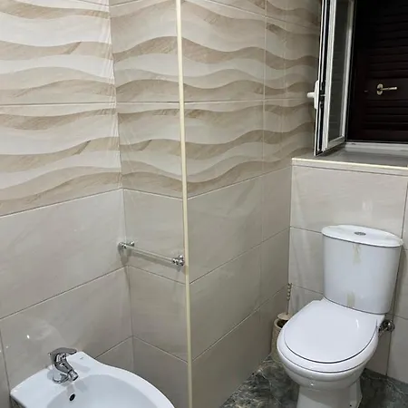 Vincent House Apartment *