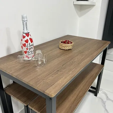 Nuvisa Naples