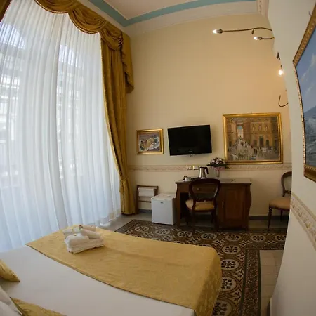 Art Santa Brigida 3* Neapol