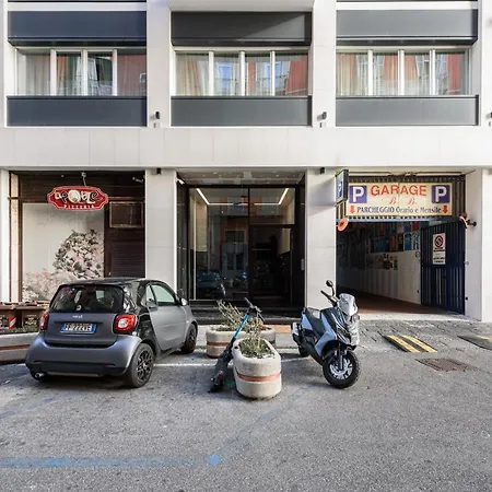 Via Niccolo Tommaseo 4 - 2 * Nápoly