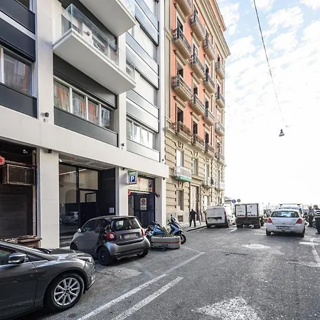 Via Niccolo Tommaseo 4 - 2 Nápoly