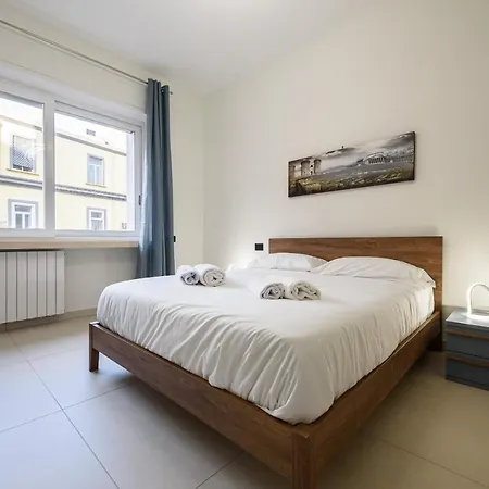 Via Niccolo Tommaseo 4 - 2 Apartman Nápoly