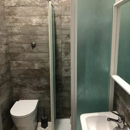 &house Apartment *