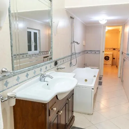 Deluxe With Garden In Vomero