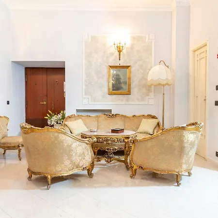 Deluxe With Garden In Vomero * Naples