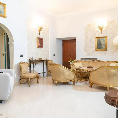 Deluxe With Garden In Vomero *