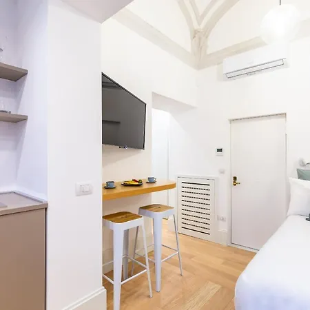 Cozy In Chiaia District By Wonderful Italy * Naples