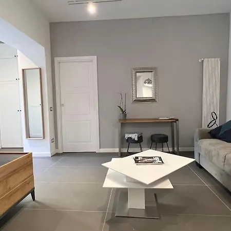 Casa Losito, Boutique 100 Mq In The Heart Of Naples! Naples