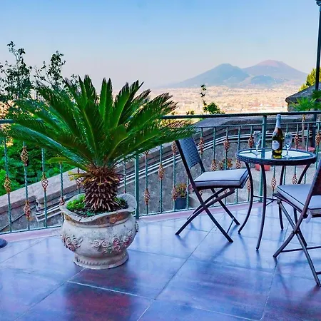 Vesuvio Rooftop, Host Naples