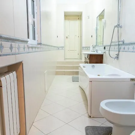 Deluxe With Garden In Vomero Apartment