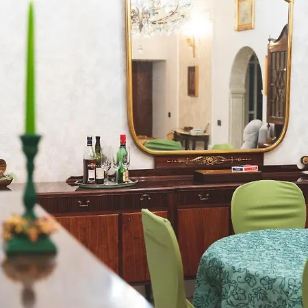 Apartment Deluxe With Garden In Vomero *