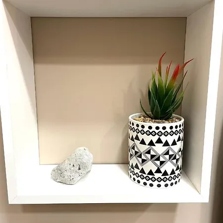 לינה וארוחת בוקר Valentine's House