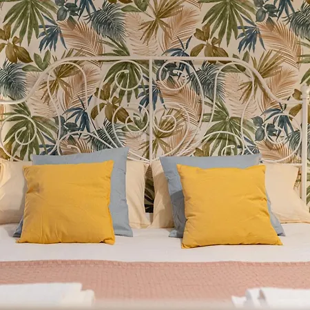 Casa Vacanze Partenope Apartment *