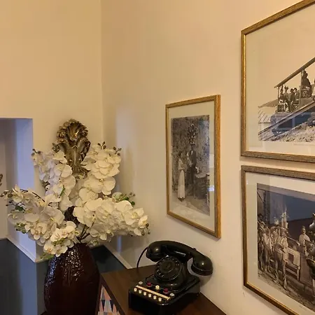 Folle Citta Bed & Breakfast Napels