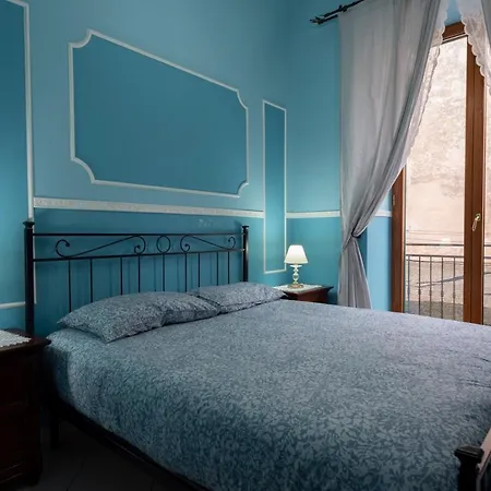 Spaccanapoli Apartment *