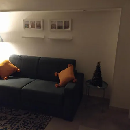 Palazzetto 305 * Nápoly
