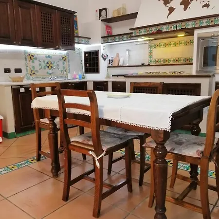 La Casa Di Tania A Apartment Naples