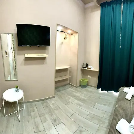 לינה וארוחת בוקר Valentine's House *