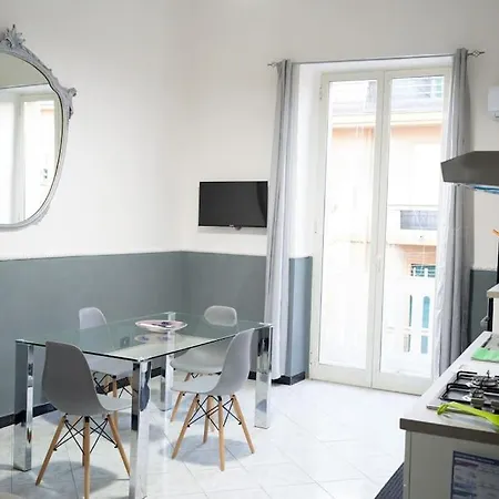 Apartment Market House *
