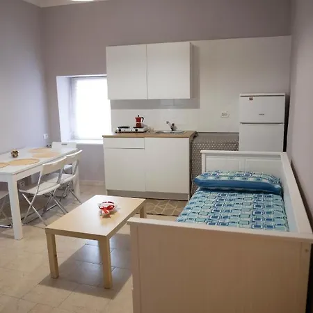 San Antonio Station Apartment Naples