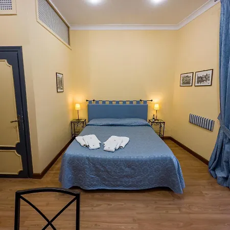Monteoliveto 2* نابولي