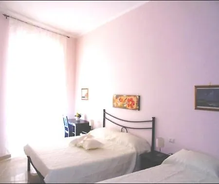 Domusrealstella نابولي