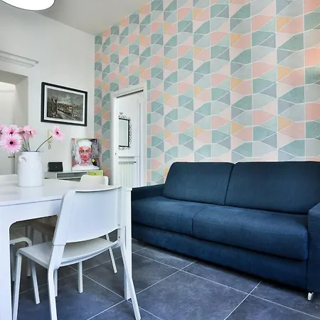 Apartment La Finestra Su Garibaldi Naples
