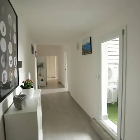 Santa Chiara Luxury House Apartment *