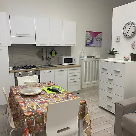 Miranda Apartment- Nel Cuore Del Vomero * Napels