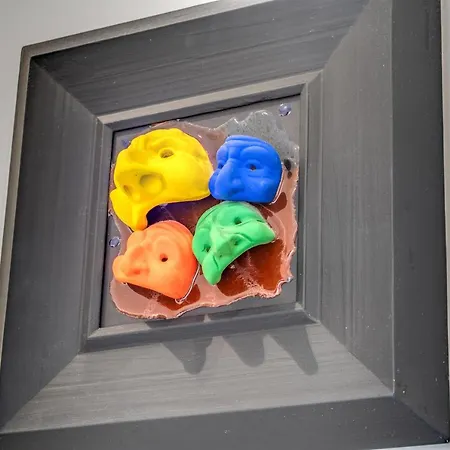 Gallery 3*