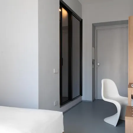 The Grey 3*