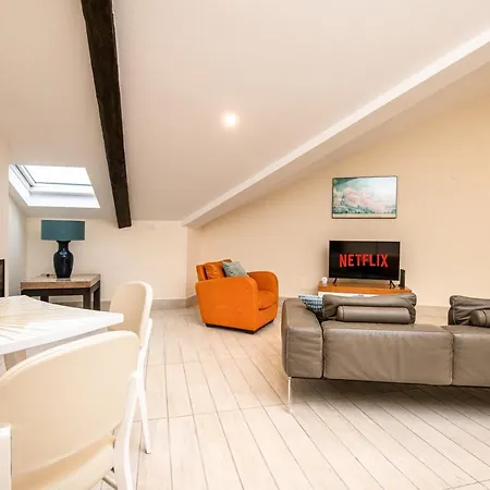 Les Maisons Apartment